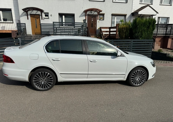 Skoda Superb cena 59999 przebieg: 150000, rok produkcji 2013 z Chmielnik małe 92